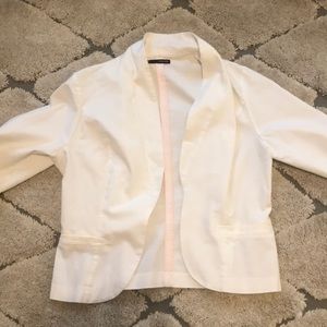 Maurice’s white blazer